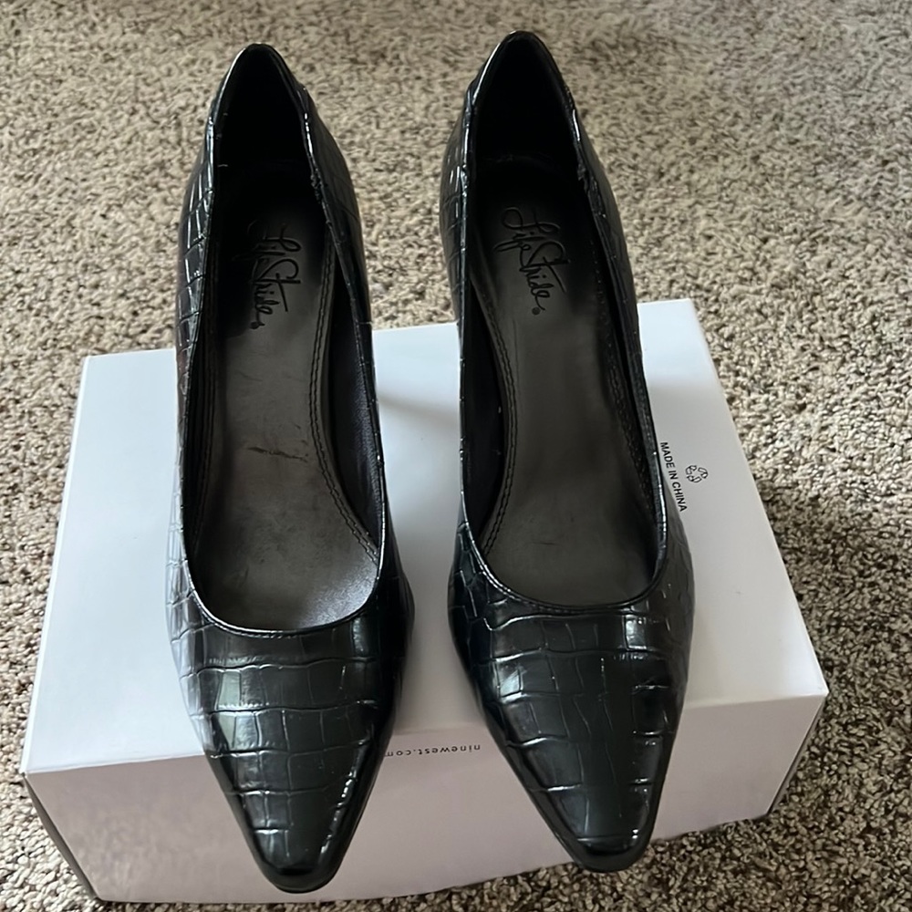 Never worn Life stride black heels sz 9.5